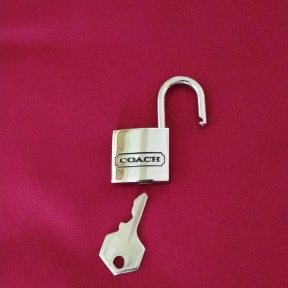 Coach Metallic Silver Key Lock - Picture 4 of 7